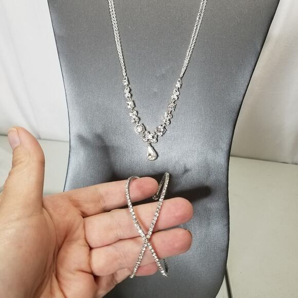 Napier Necklace CZ Teardrop with Cuff Bracelet - Picture 2 of 8